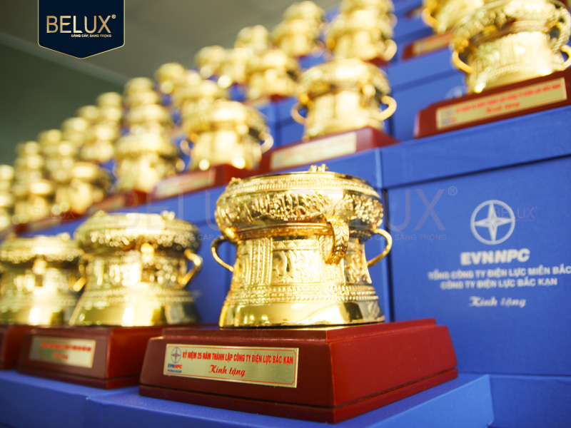 Lô 780 trống đồng D10 mạ vàng Điện Lực Bắc Kạn theo yêu cầu